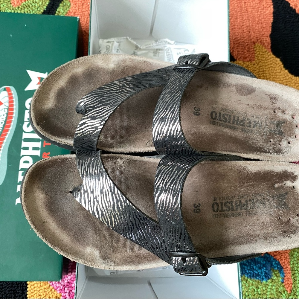 MEPHISTO Helen, black and flashy! Size 9